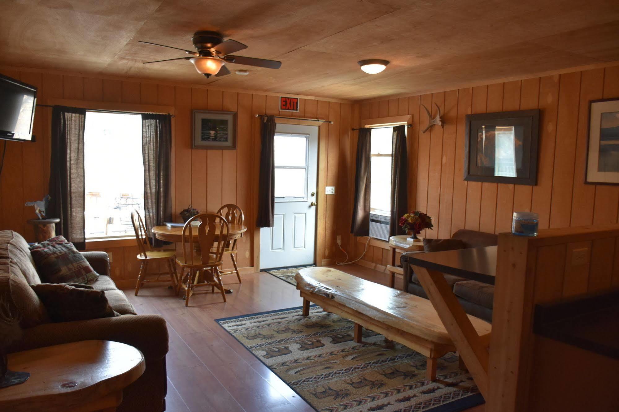 Yellowstone River Suites Gardiner Extérieur photo