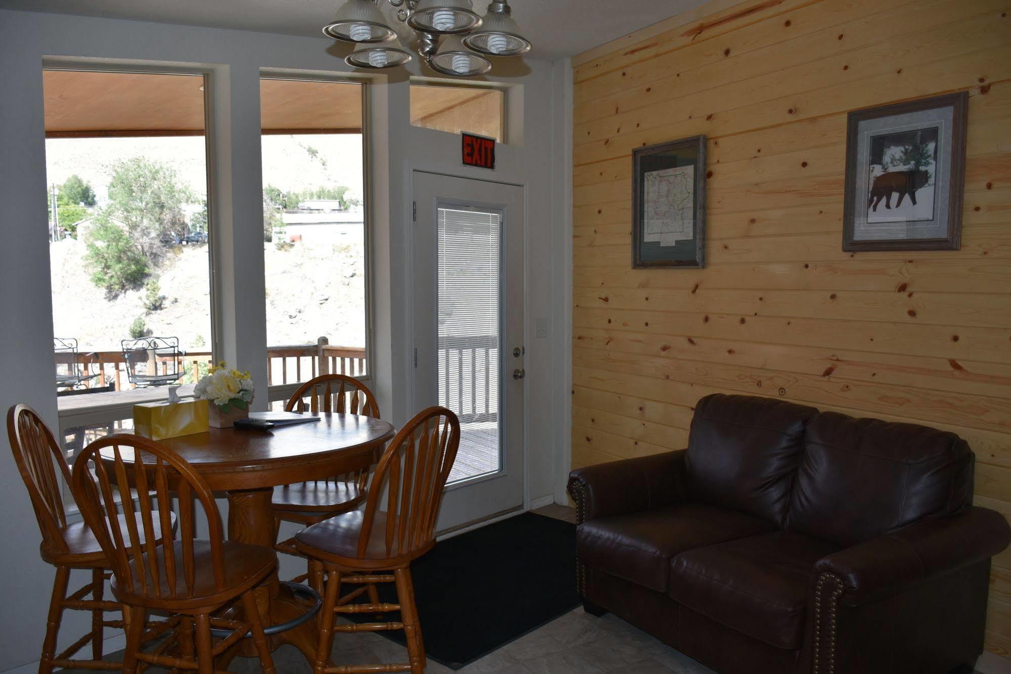 Yellowstone River Suites Gardiner Extérieur photo
