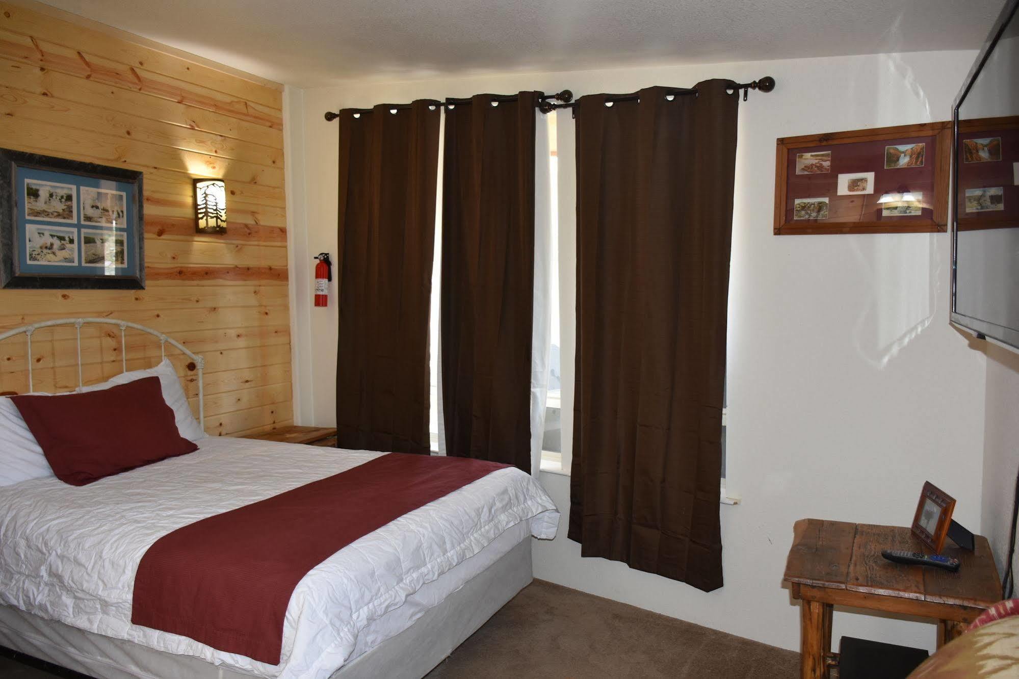 Yellowstone River Suites Gardiner Extérieur photo