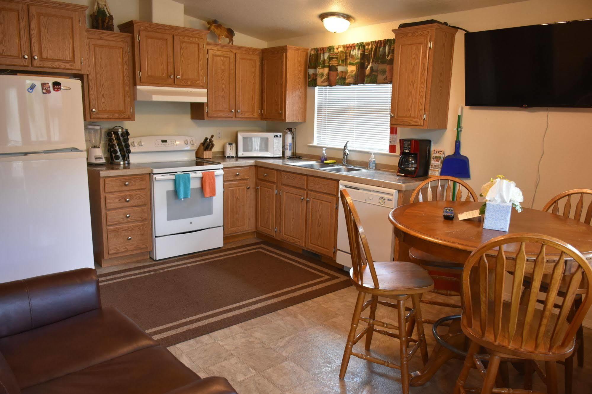 Yellowstone River Suites Gardiner Extérieur photo